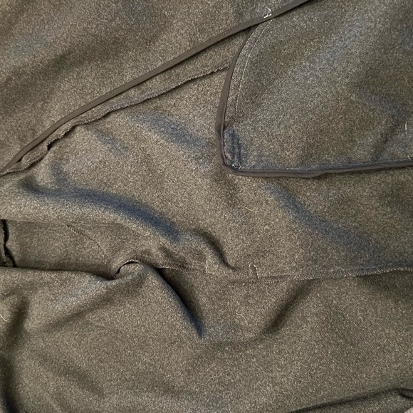 A.N.D EAWY Winter Coat.  Large. 100% Polyester. - Picture 5 of 10